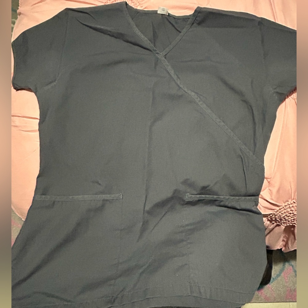 Scrub top. Strictly scrubs. Gray. Xs. Used